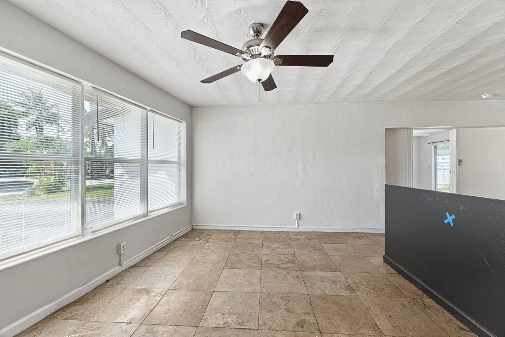 Photo of 1537 NE 31ST Street, Pompano Beach, FL 33064 (MLS # B26091786)