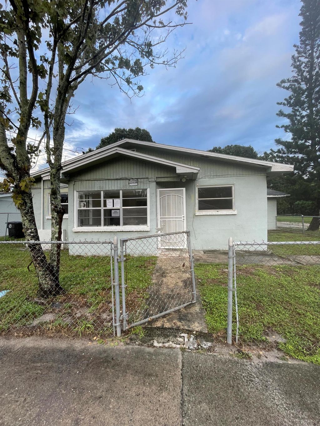 Photo of 512 N 17th Street, Fort Pierce, FL 34950 (MLS # R10931619)
