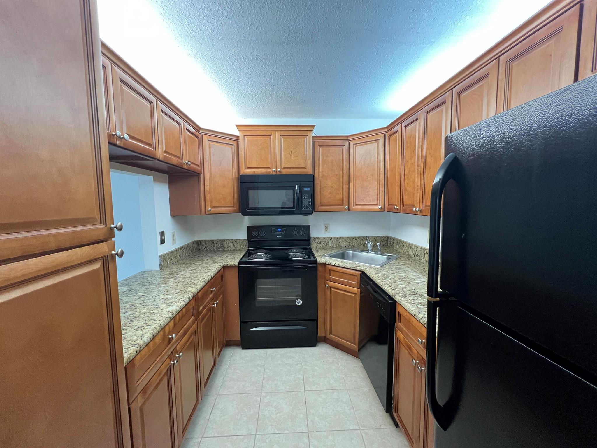 PALM CLUB VILLAGE II COND - Residential Lease