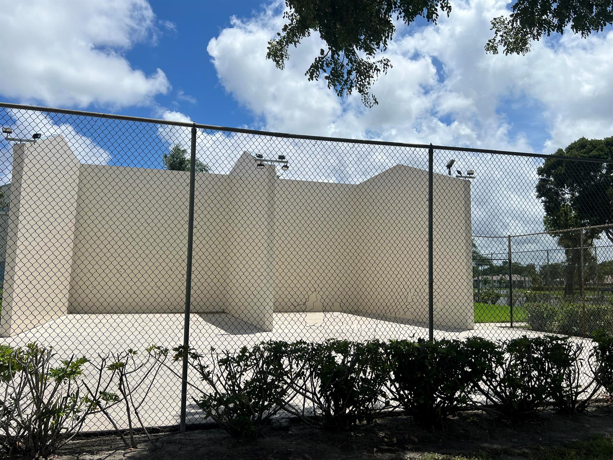 PALM CLUB VILLAGE II COND - Residential Lease