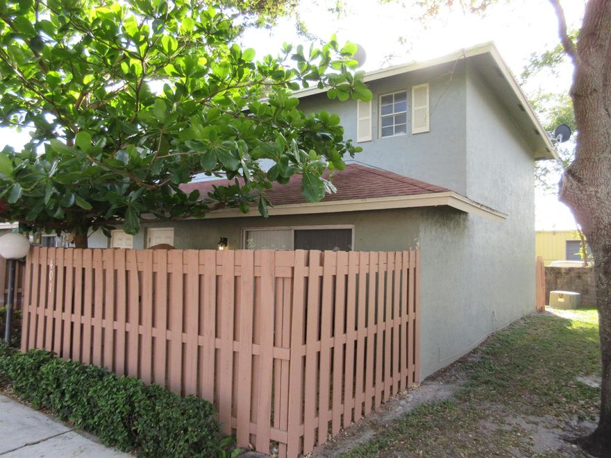 Totally renovated townhouse with stainless steel appliances , new upgraded kitchen and bathrooms.