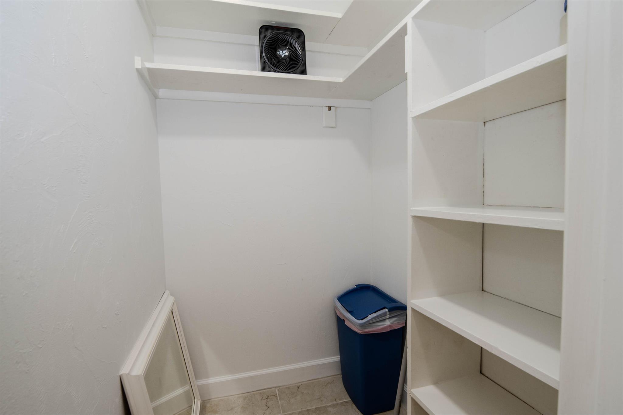 HOVIANNA APTS CONDO - Residential