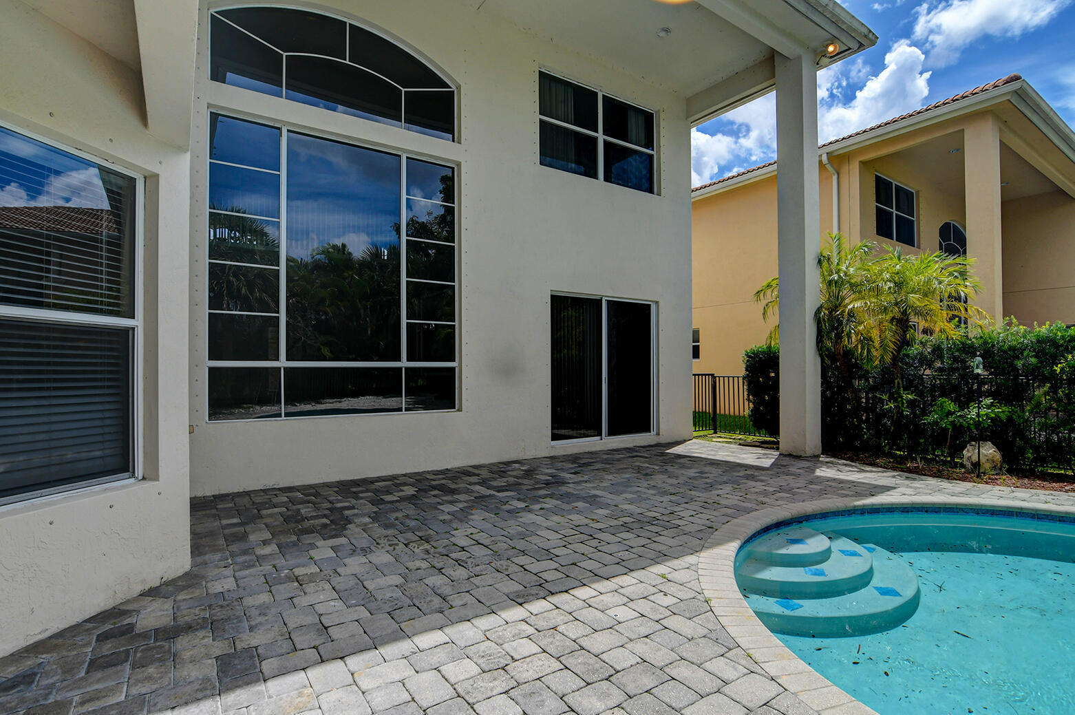 WELLINGTON VIEW - Residential