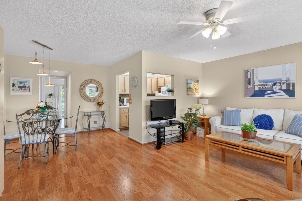 Photo of 71 Islewood C Court #C, Deerfield Beach, FL 33442 (MLS # R11147053)