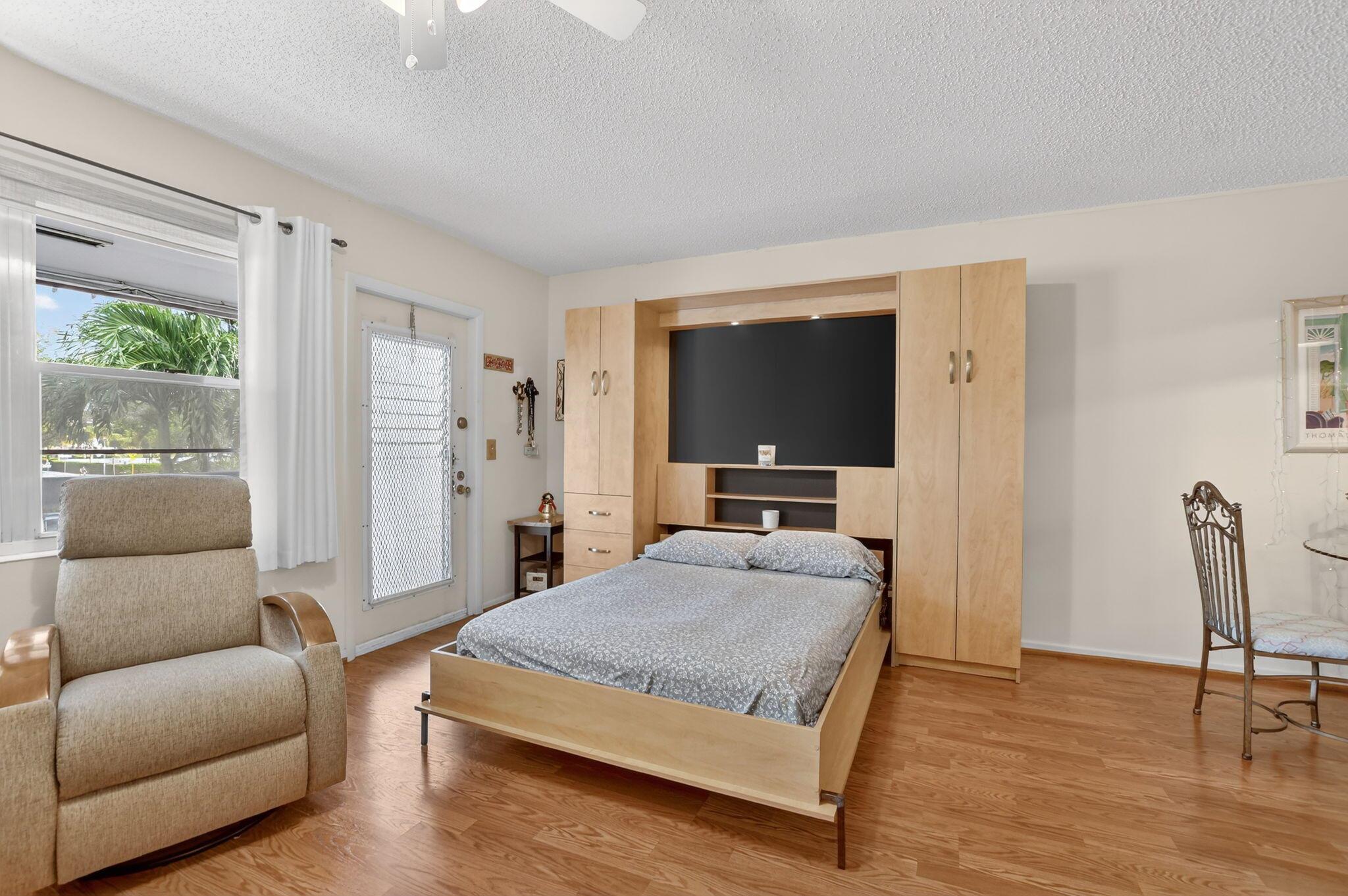 ISLEWOOD C CONDO - Residential