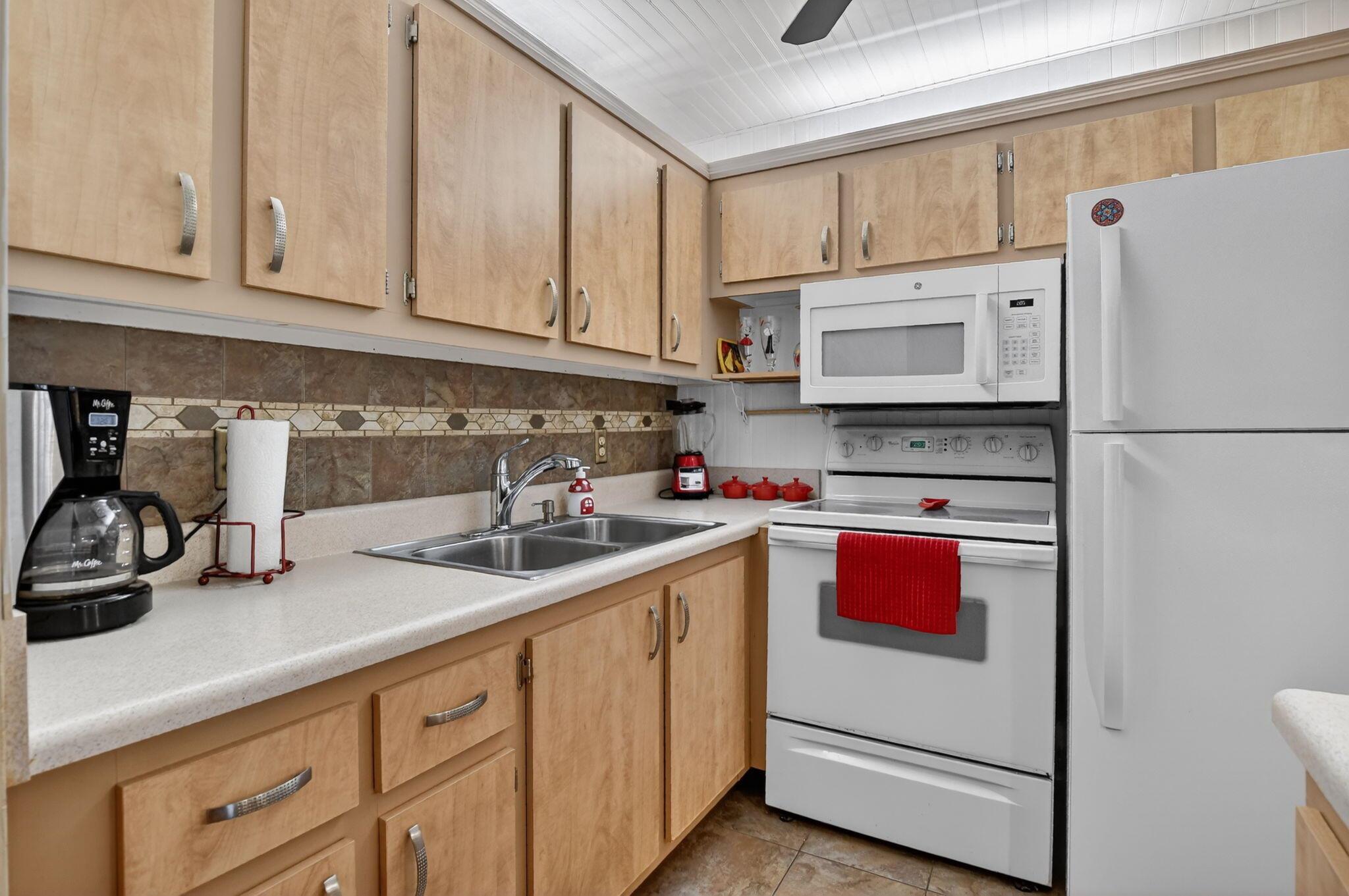 ISLEWOOD C CONDO - Residential