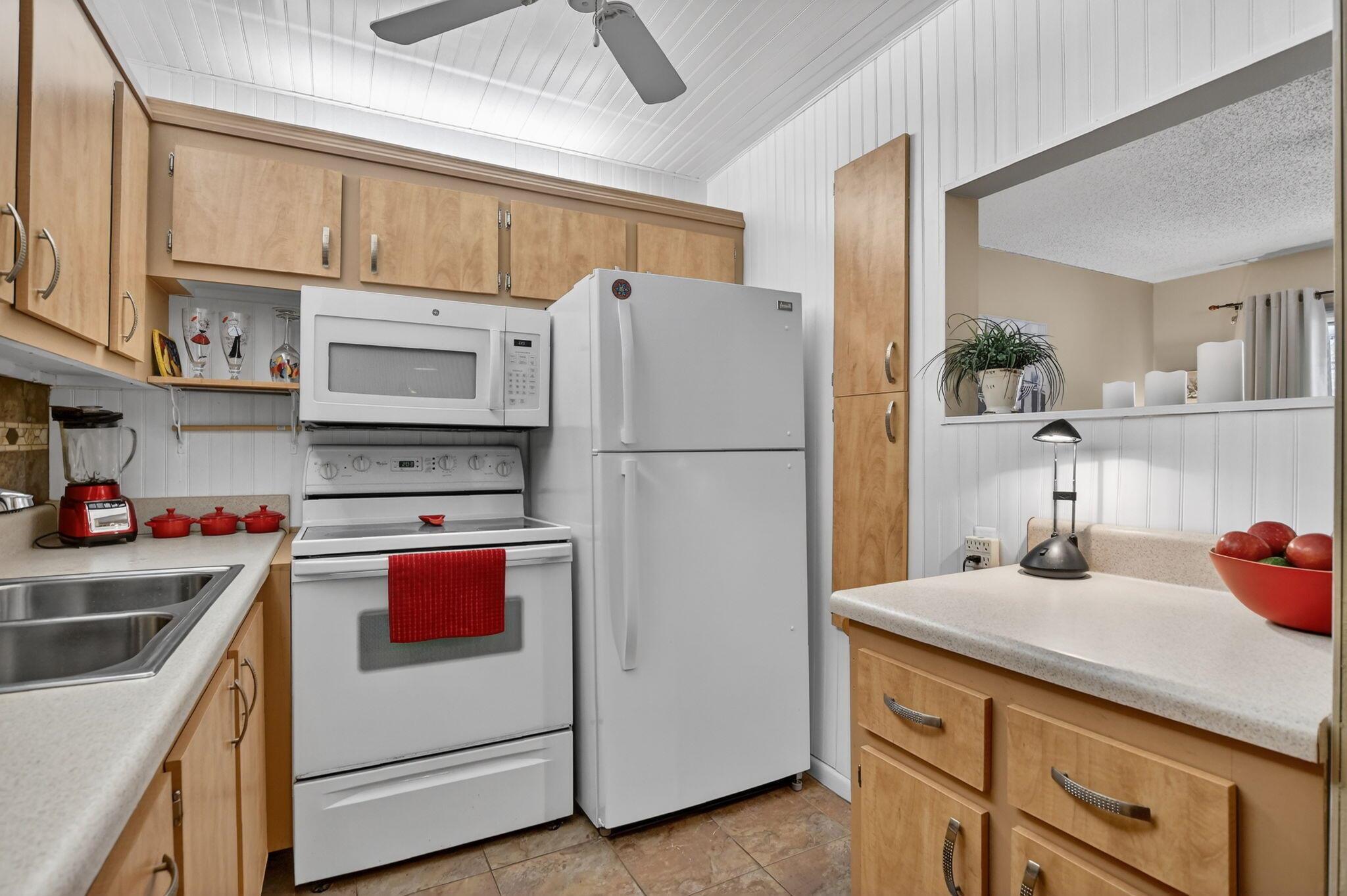 ISLEWOOD C CONDO - Residential