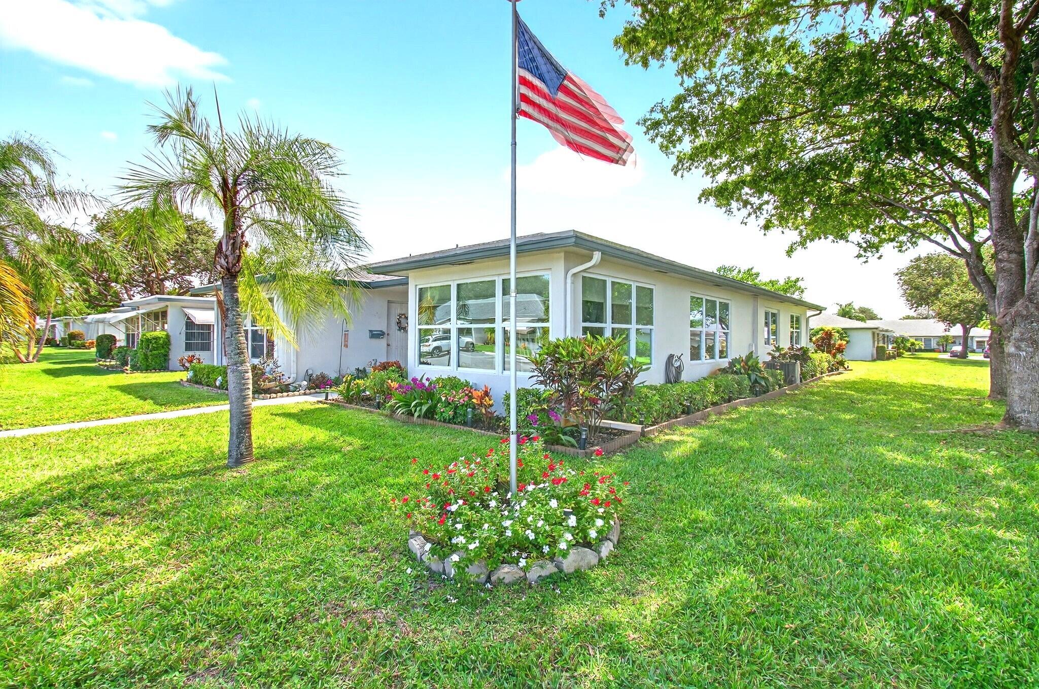 1172 S Drive Circle D, Delray Beach, FL, 33445/$279,000 1 1172 S Drive Circle D
