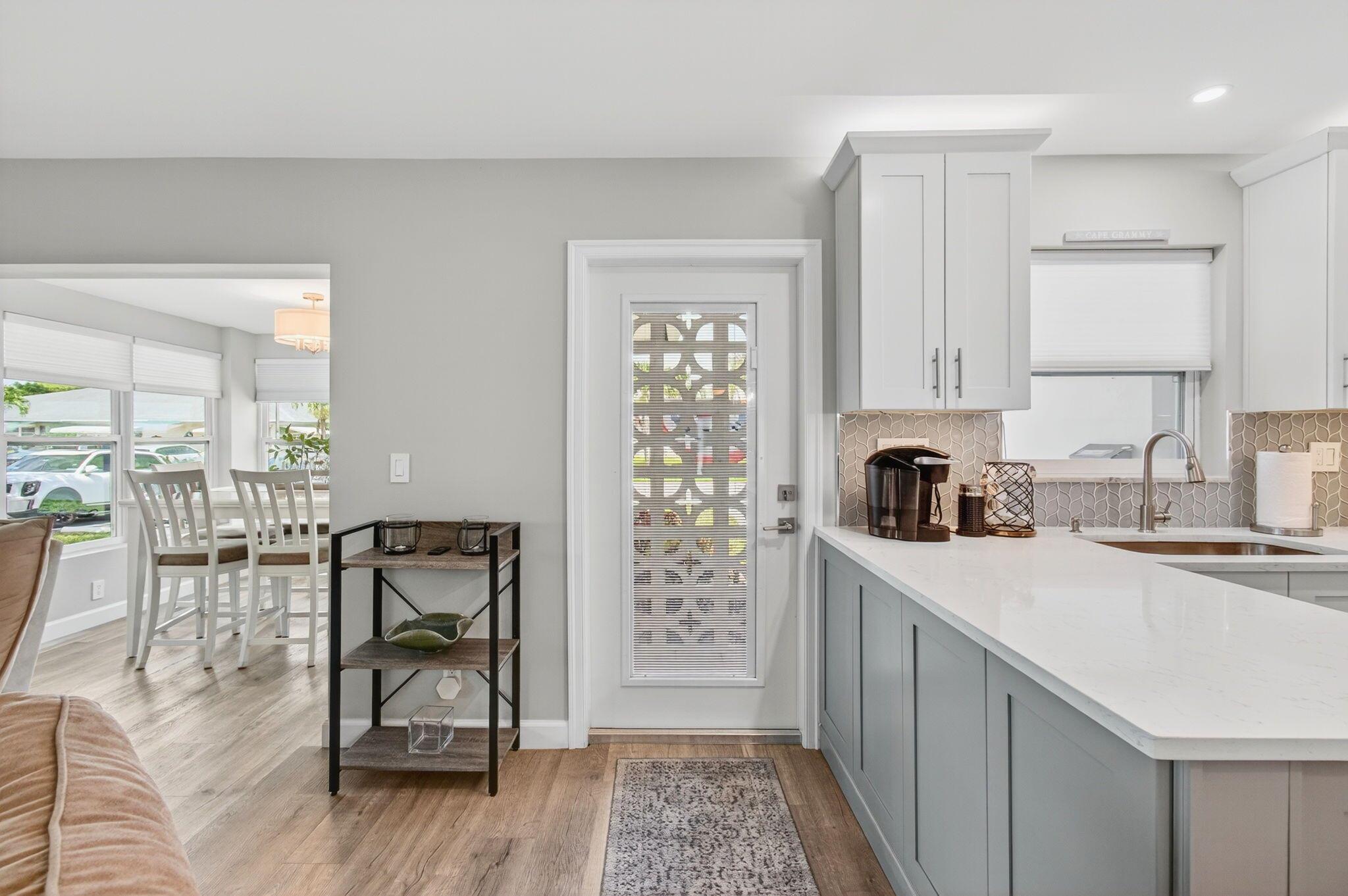 1172 S Drive Circle D, Delray Beach, FL, 33445/$279,000 3 1172 S Drive Circle D