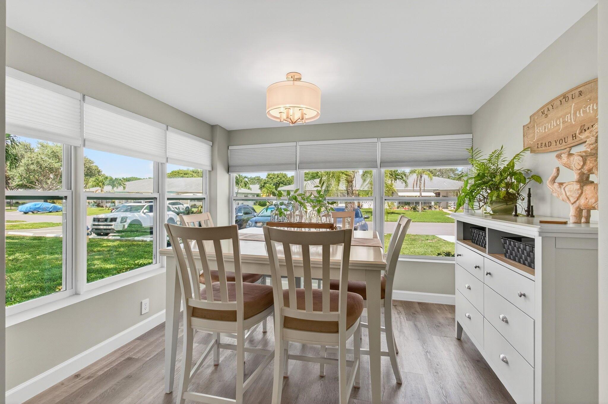 1172 S Drive Circle D, Delray Beach, FL, 33445/$279,000 4 1172 S Drive Circle D