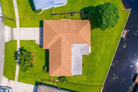 A home in Lake Clarke Shores