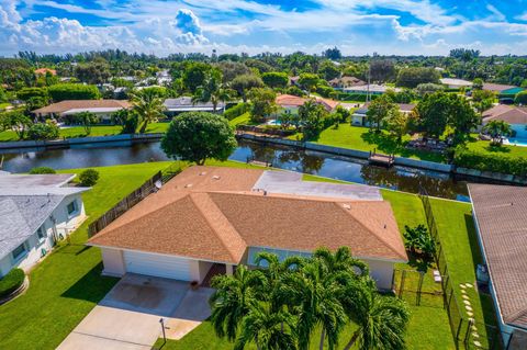 A home in Lake Clarke Shores