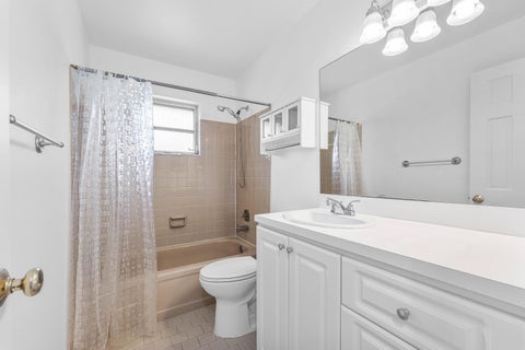 Tiny photo for 1752 Riverwood Lane, Coral Springs, FL 33071 (MLS # B26057180)