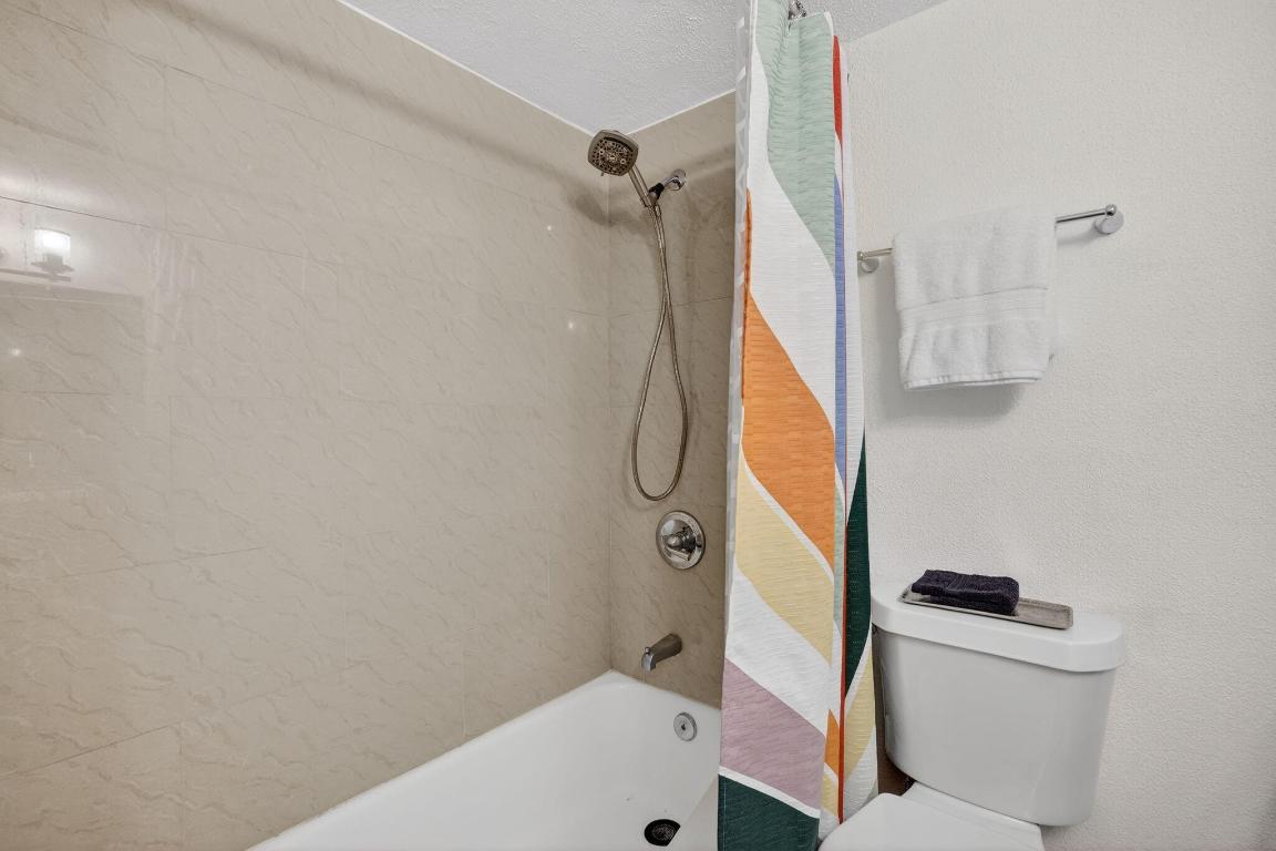 MIDDLE RIVER VILLAS CONDO - Residential