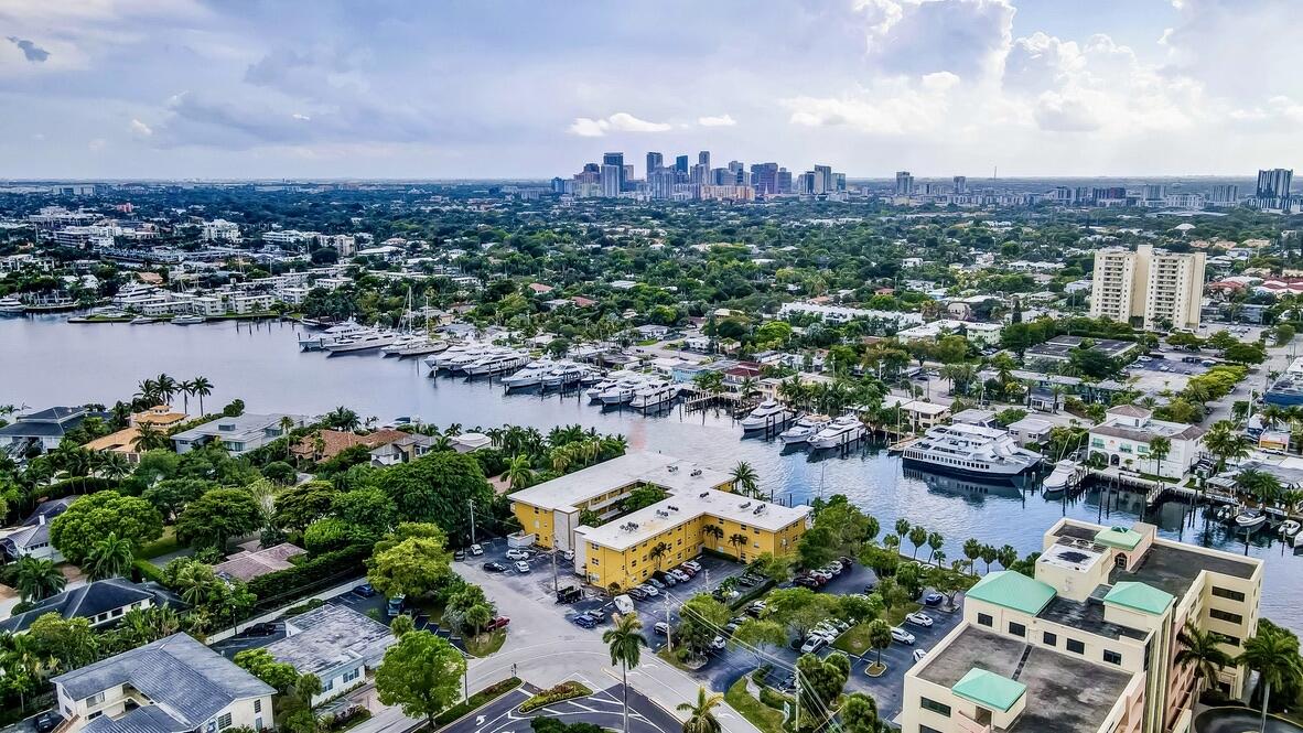 MIDDLE RIVER VILLAS CONDO - Residential