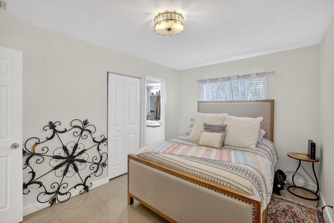 MIDDLE RIVER VILLAS CONDO - Residential