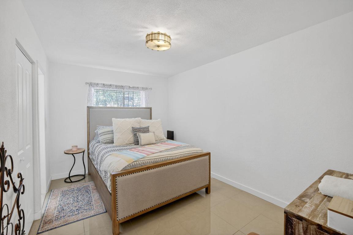 MIDDLE RIVER VILLAS CONDO - Residential