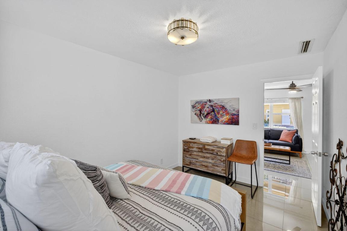 MIDDLE RIVER VILLAS CONDO - Residential