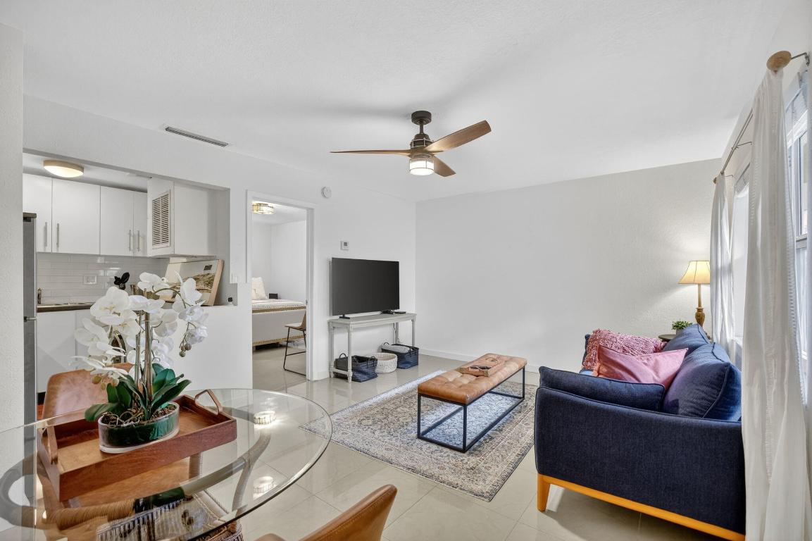 MIDDLE RIVER VILLAS CONDO - Residential