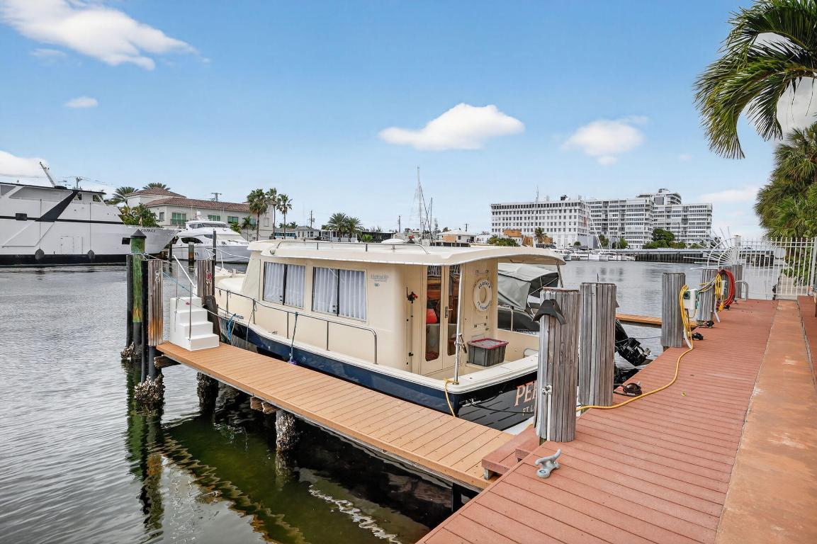 MIDDLE RIVER VILLAS CONDO - Residential