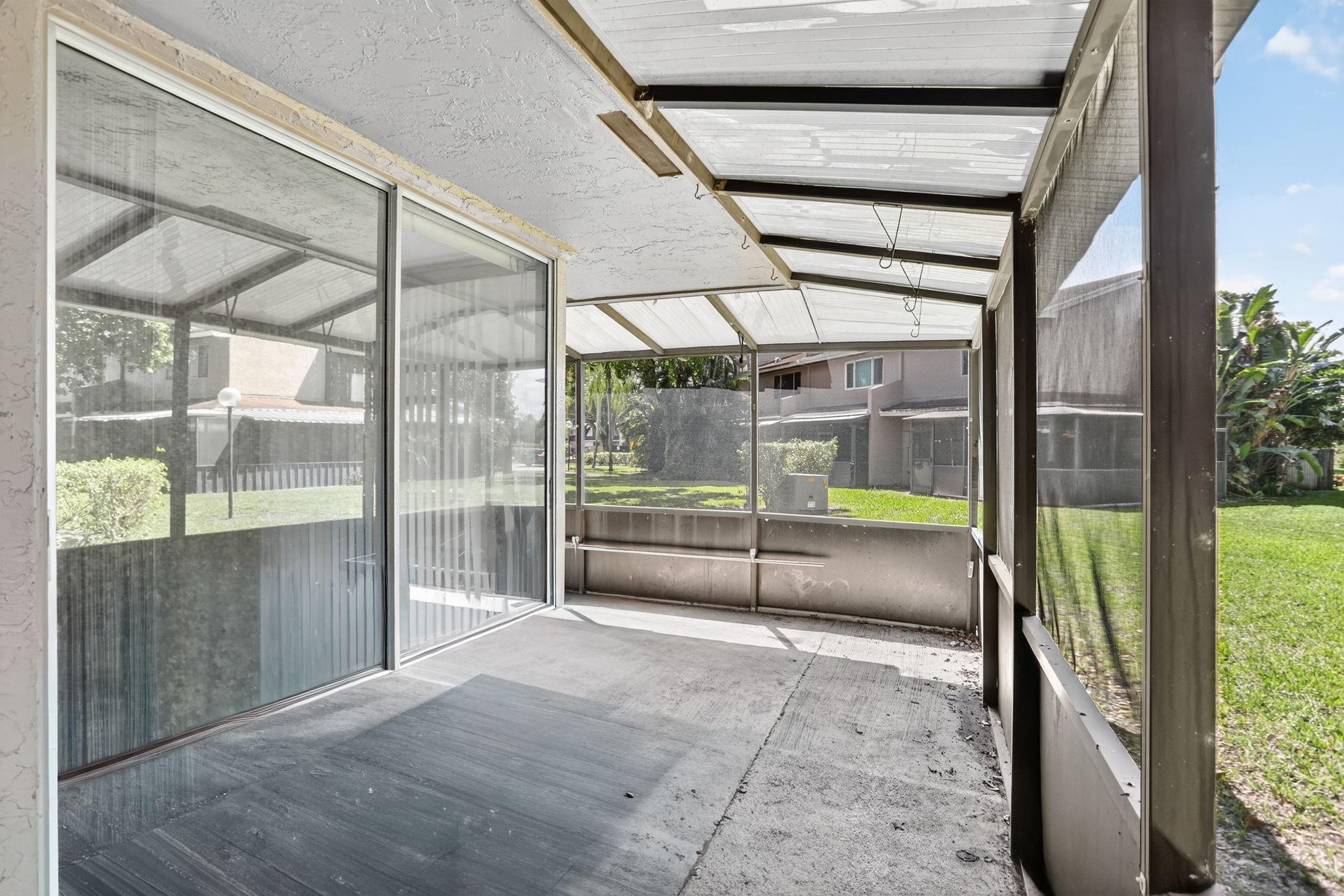THE HAMPTONS - Residential