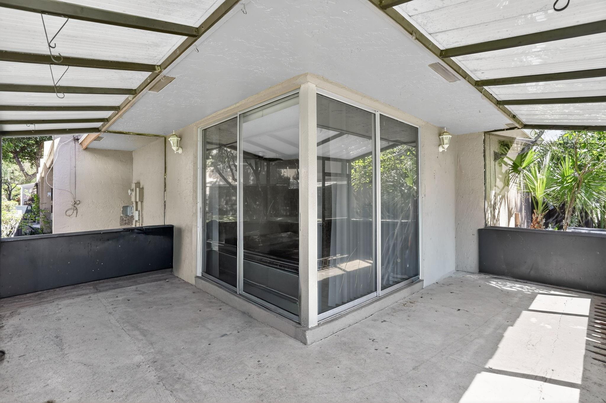 THE HAMPTONS - Residential