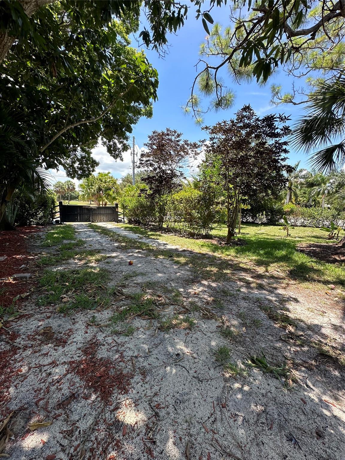 3001 SE Pine Valley St, Port St Lucie, FL, 34952/$242,500 2 3001 SE Pine Valley St