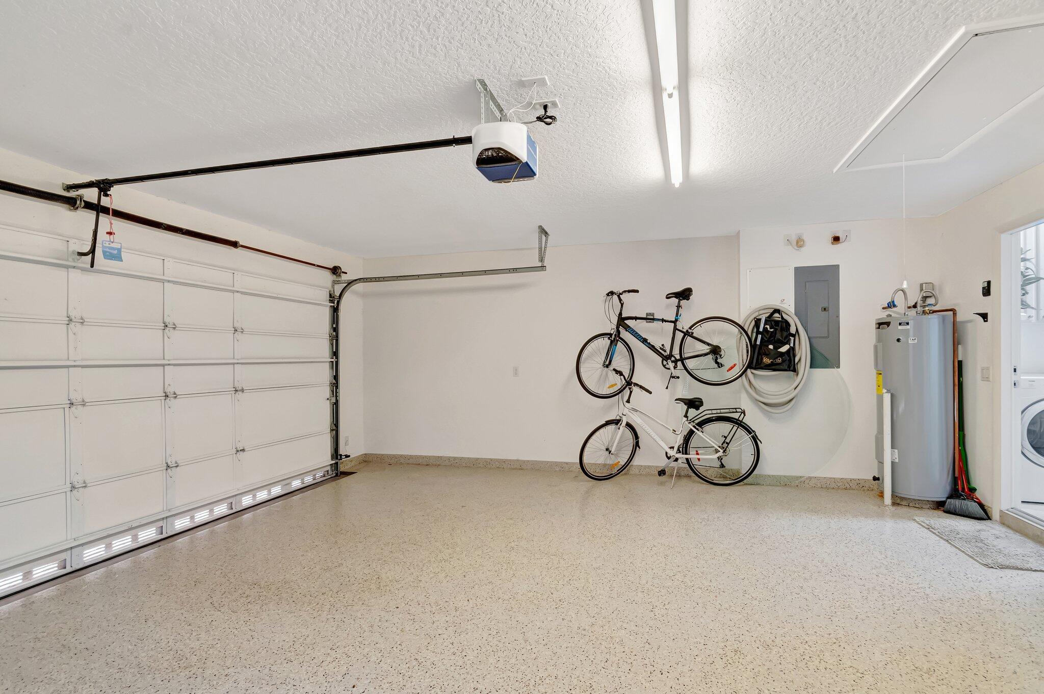 Wellington, Florida 33414, United States, 3 Bedrooms Bedrooms, ,3 BathroomsBathrooms,Residential,Active,209557