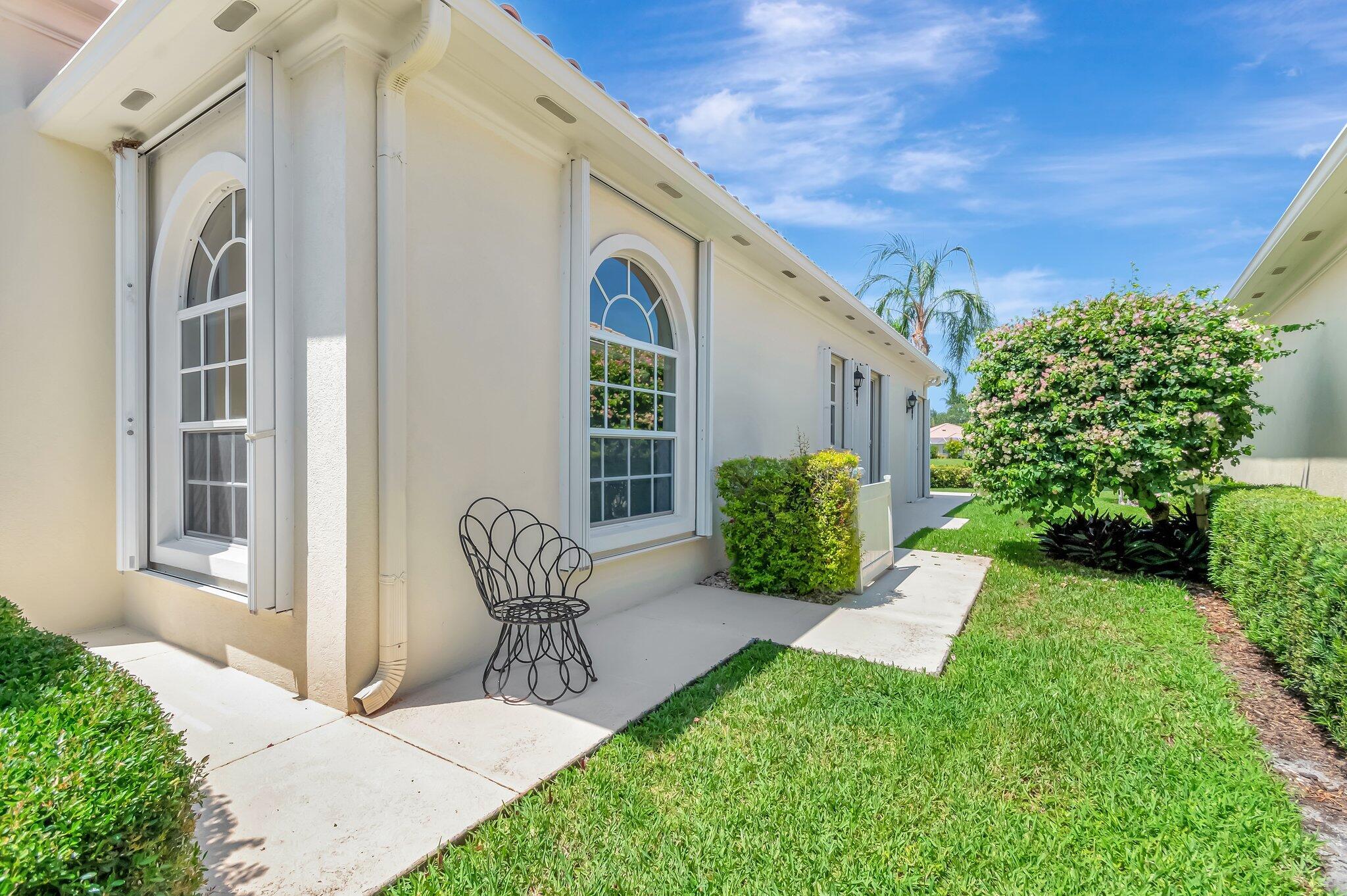 Wellington, Florida 33414, United States, 3 Bedrooms Bedrooms, ,3 BathroomsBathrooms,Residential,Active,209557