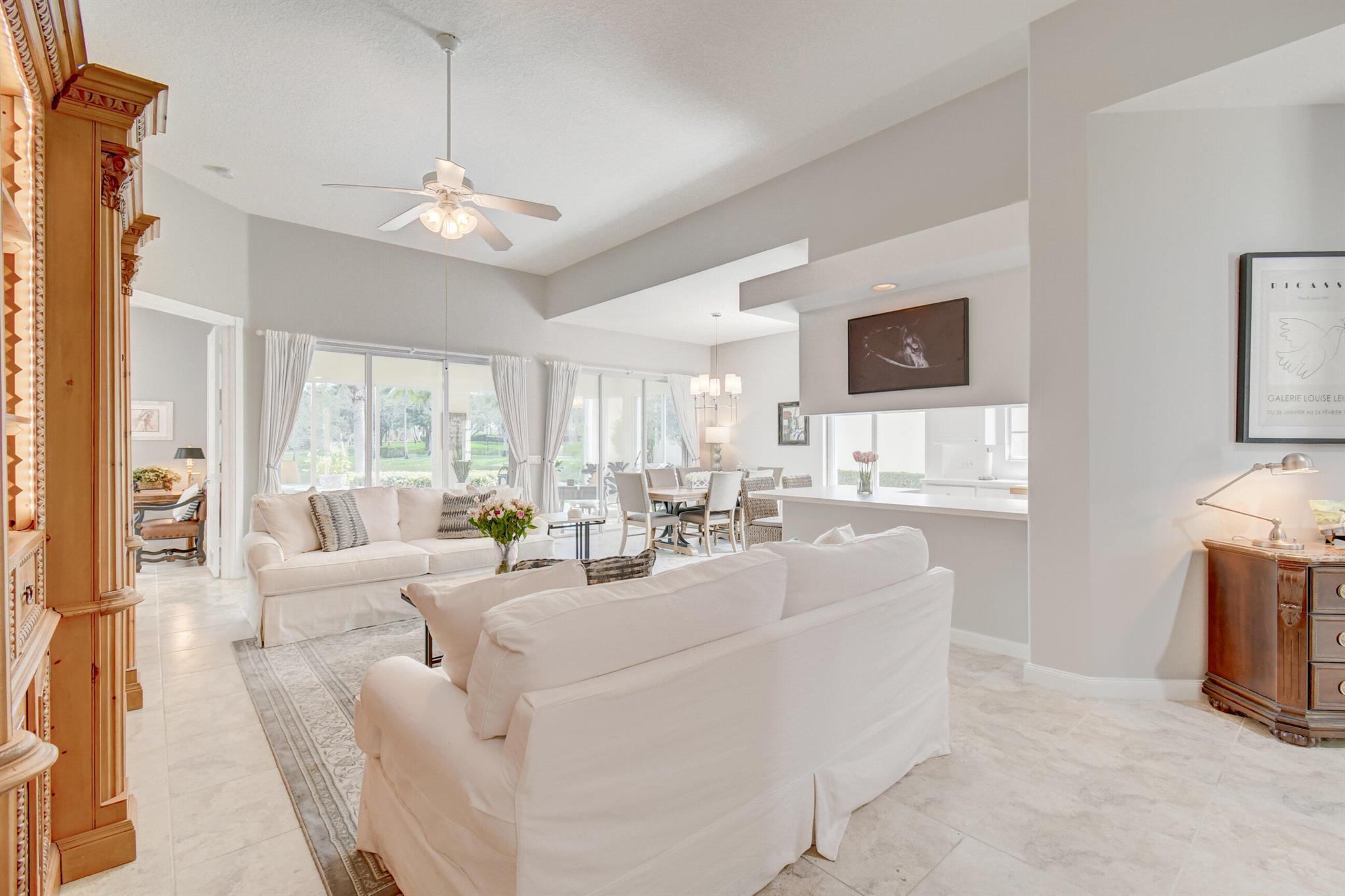 Wellington, Florida 33414, United States, 3 Bedrooms Bedrooms, ,3 BathroomsBathrooms,Residential,Active,209557