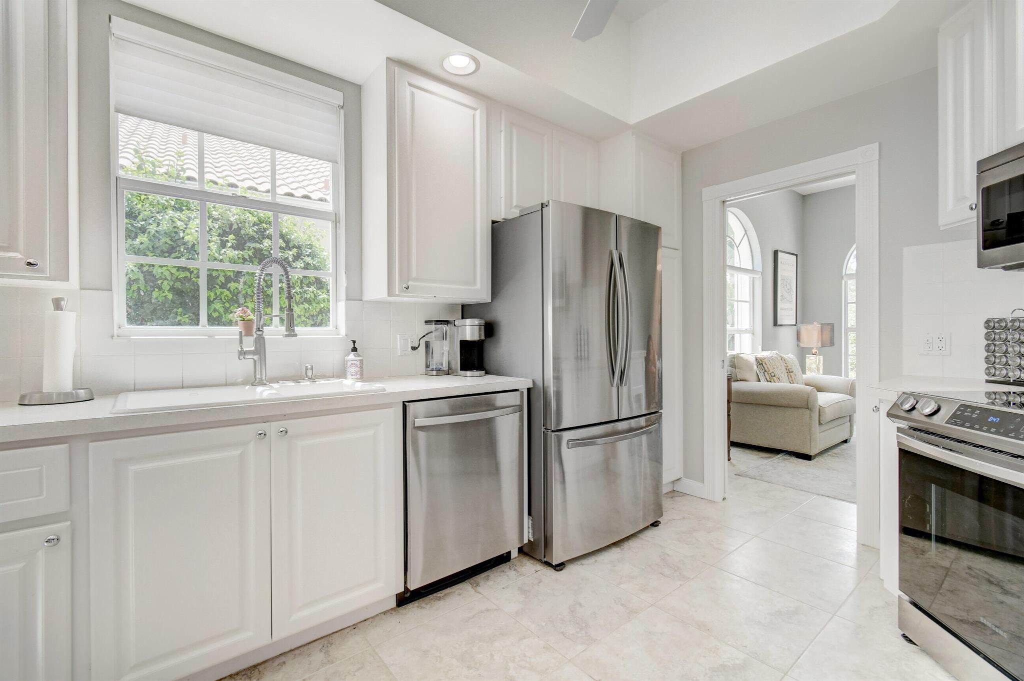 Wellington, Florida 33414, United States, 3 Bedrooms Bedrooms, ,3 BathroomsBathrooms,Residential,Active,209557