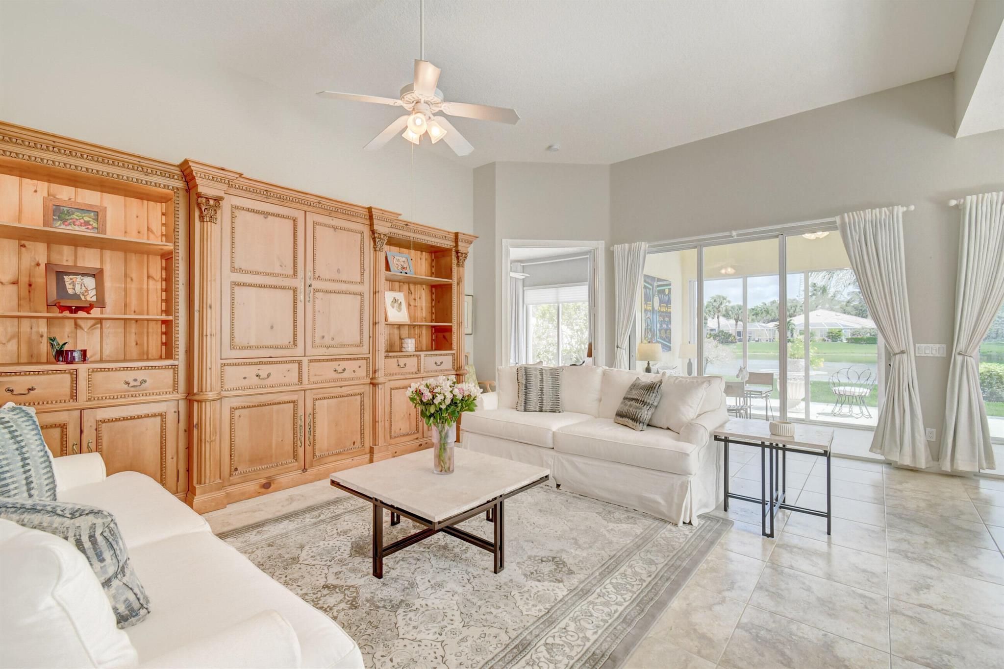 Wellington, Florida 33414, United States, 3 Bedrooms Bedrooms, ,3 BathroomsBathrooms,Residential,Active,209557