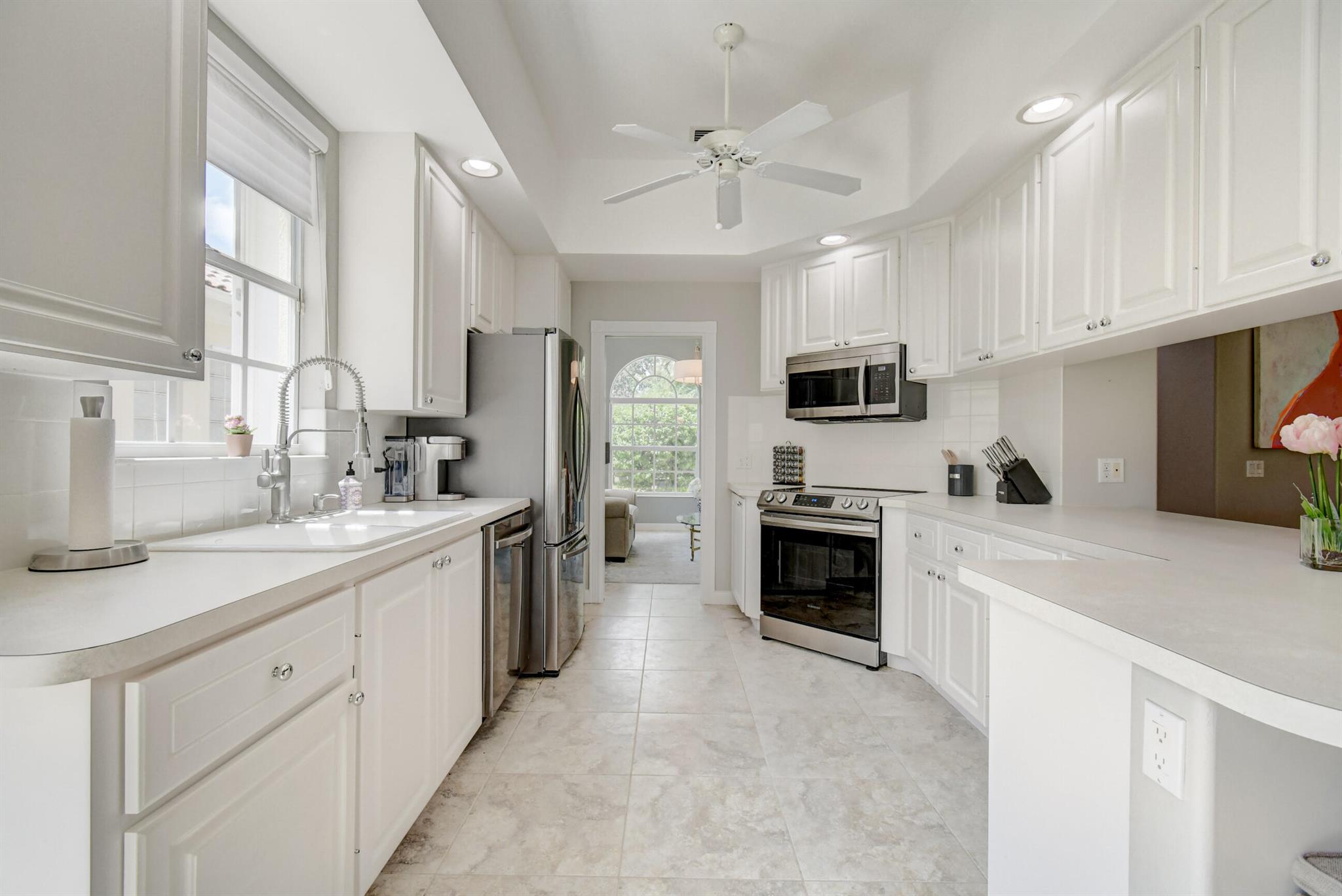 Wellington, Florida 33414, United States, 3 Bedrooms Bedrooms, ,3 BathroomsBathrooms,Residential,Active,209557