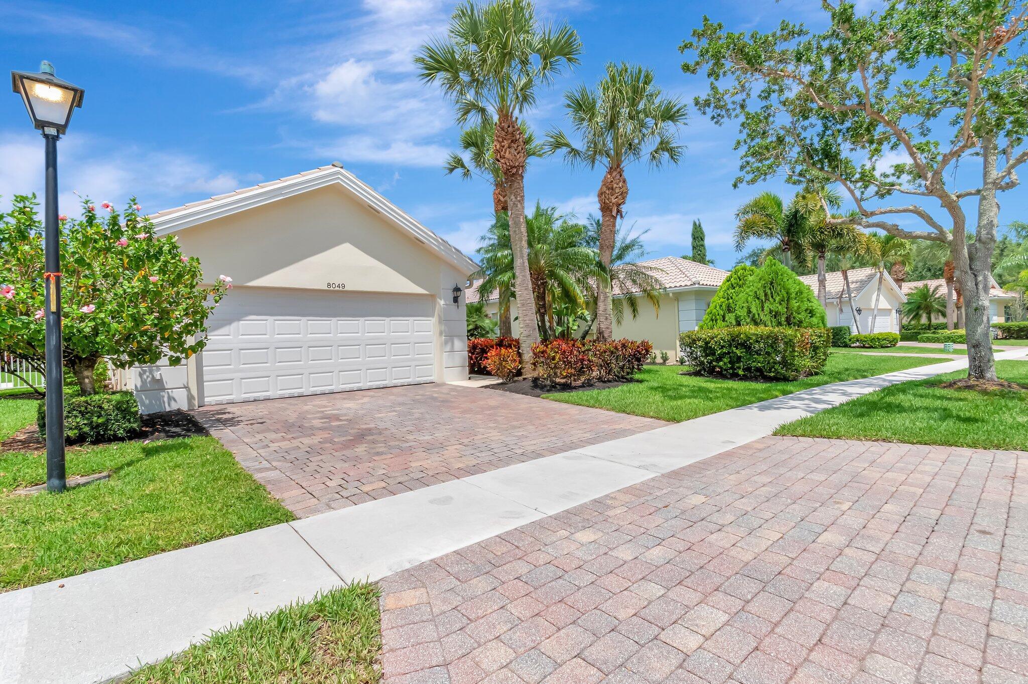 Wellington, Florida 33414, United States, 3 Bedrooms Bedrooms, ,3 BathroomsBathrooms,Residential,Active,209557