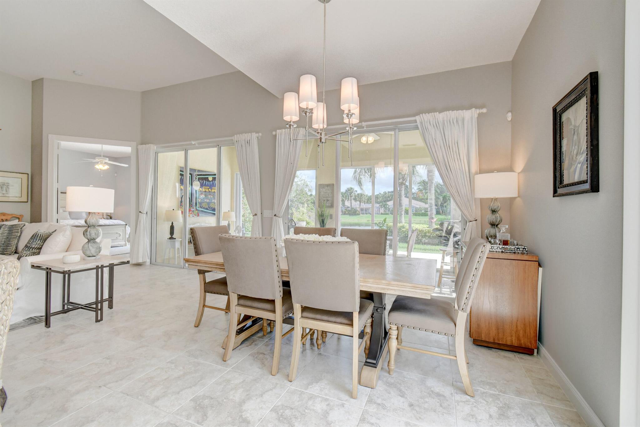 Wellington, Florida 33414, United States, 3 Bedrooms Bedrooms, ,3 BathroomsBathrooms,Residential,Active,209557