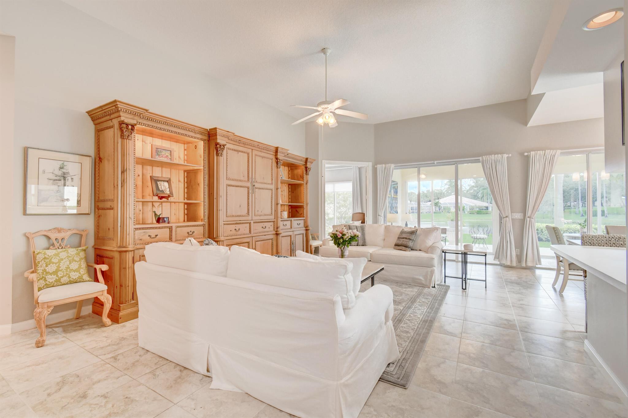 Wellington, Florida 33414, United States, 3 Bedrooms Bedrooms, ,3 BathroomsBathrooms,Residential,Active,209557