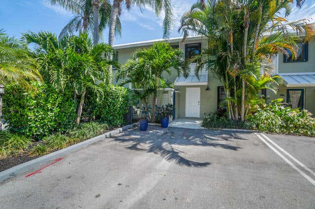 Photo of 622 Mariners Way, Boynton Beach, FL 33435 (MLS # B26052786)