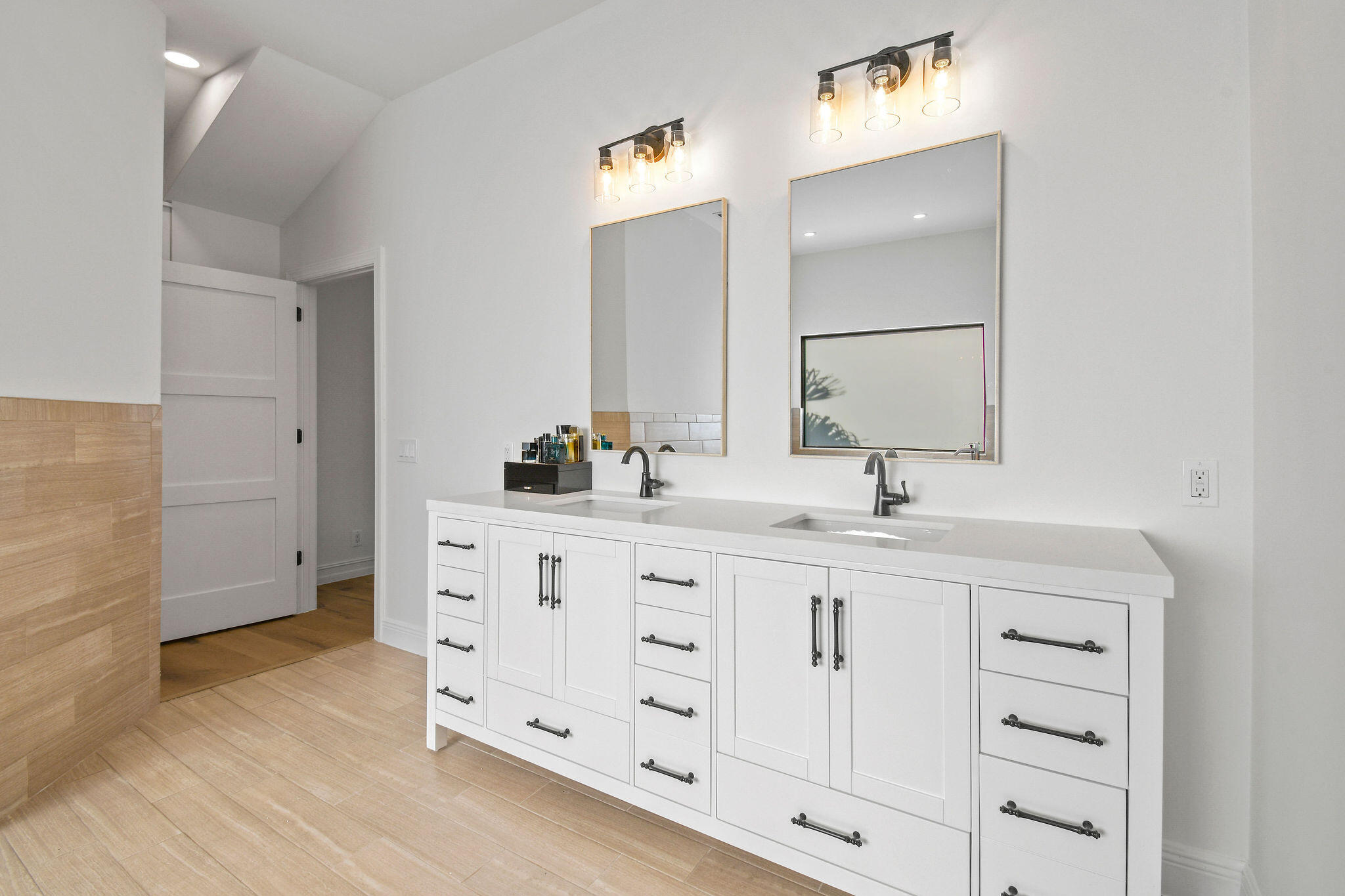 INTRACOASTAL PARK - Residential