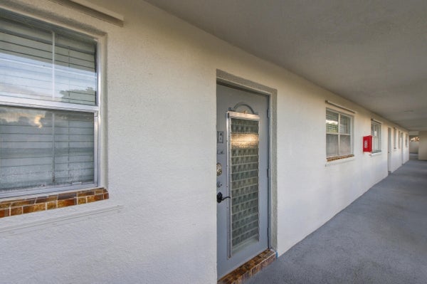 8285 SUNRISE LAKES BLVD APT 102, SUNRISE, FL 33322 - Image f38cca2c1c46293f71e9c88d64e018a1/2190479310