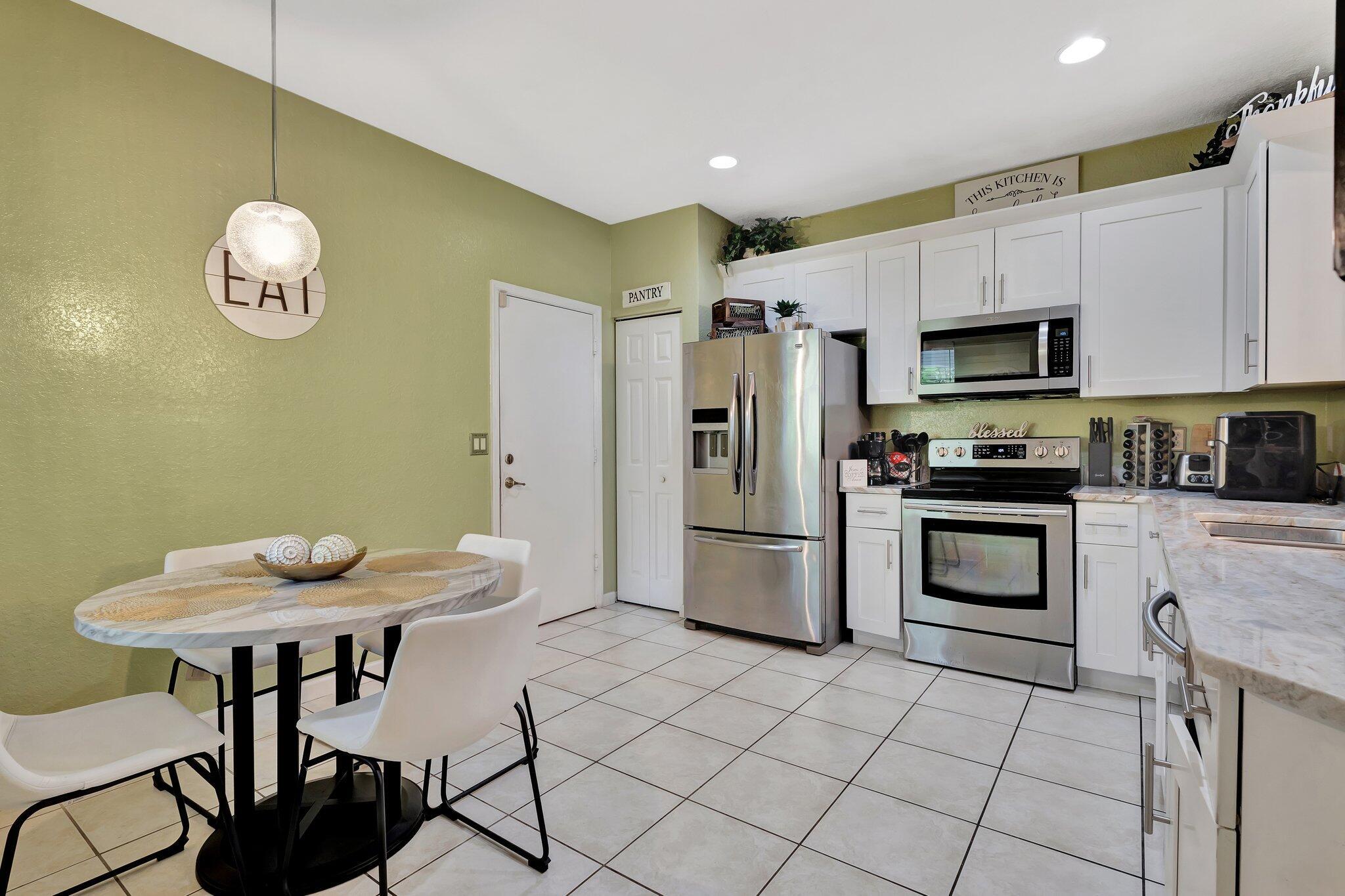 2125 Oakmont Drive