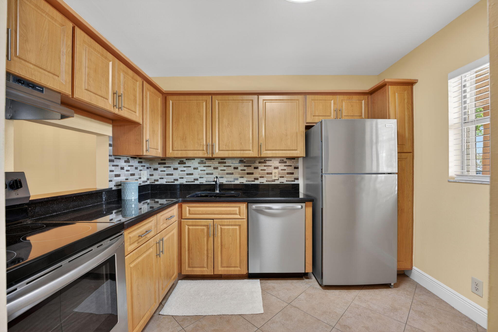 LAGO DEL REY CONDO - Residential