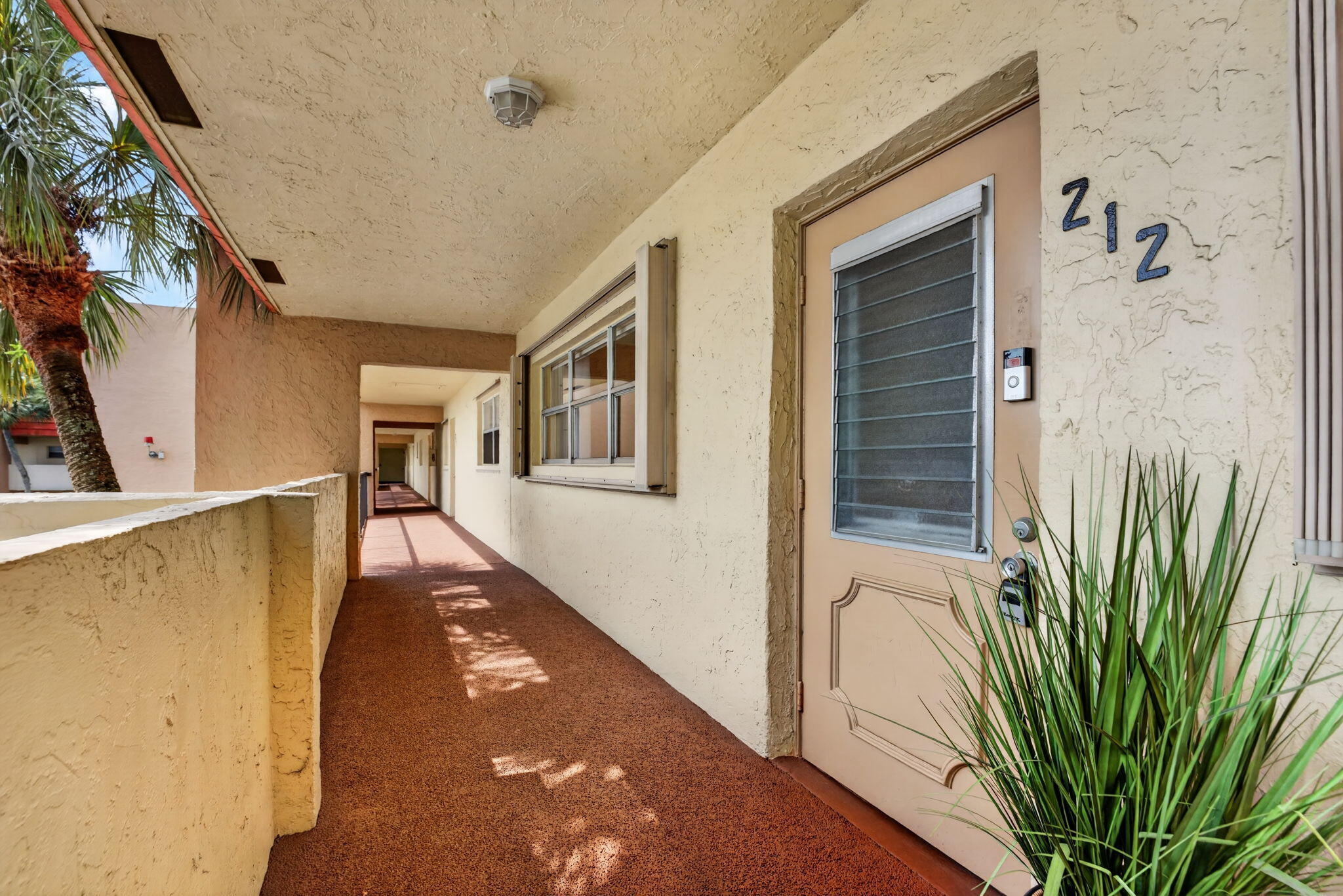 LAGO DEL REY CONDO - Residential