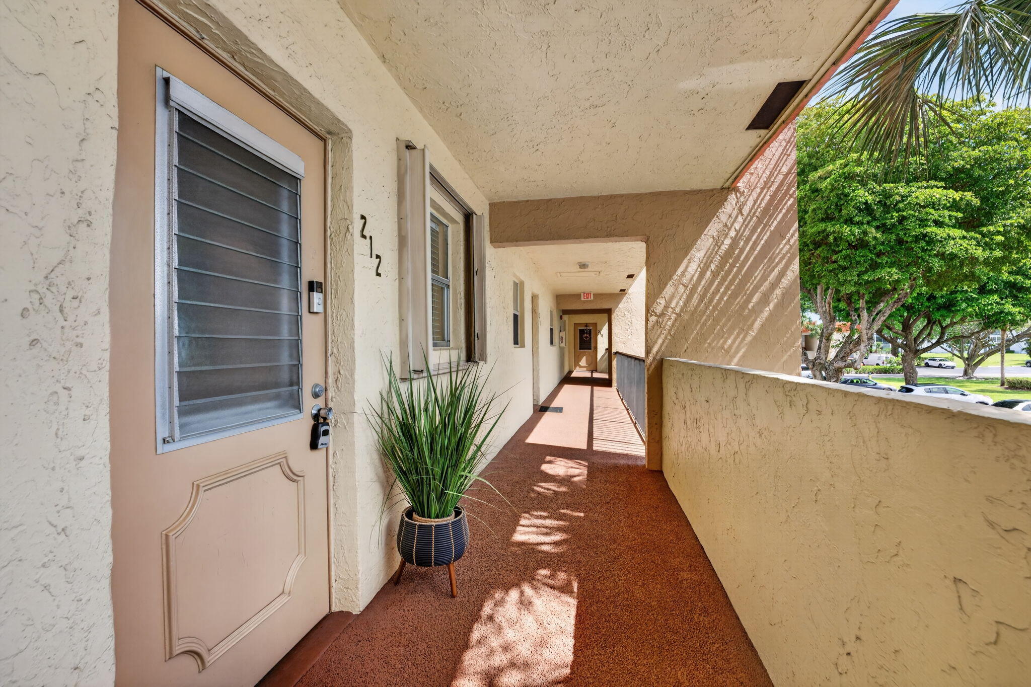 LAGO DEL REY CONDO - Residential