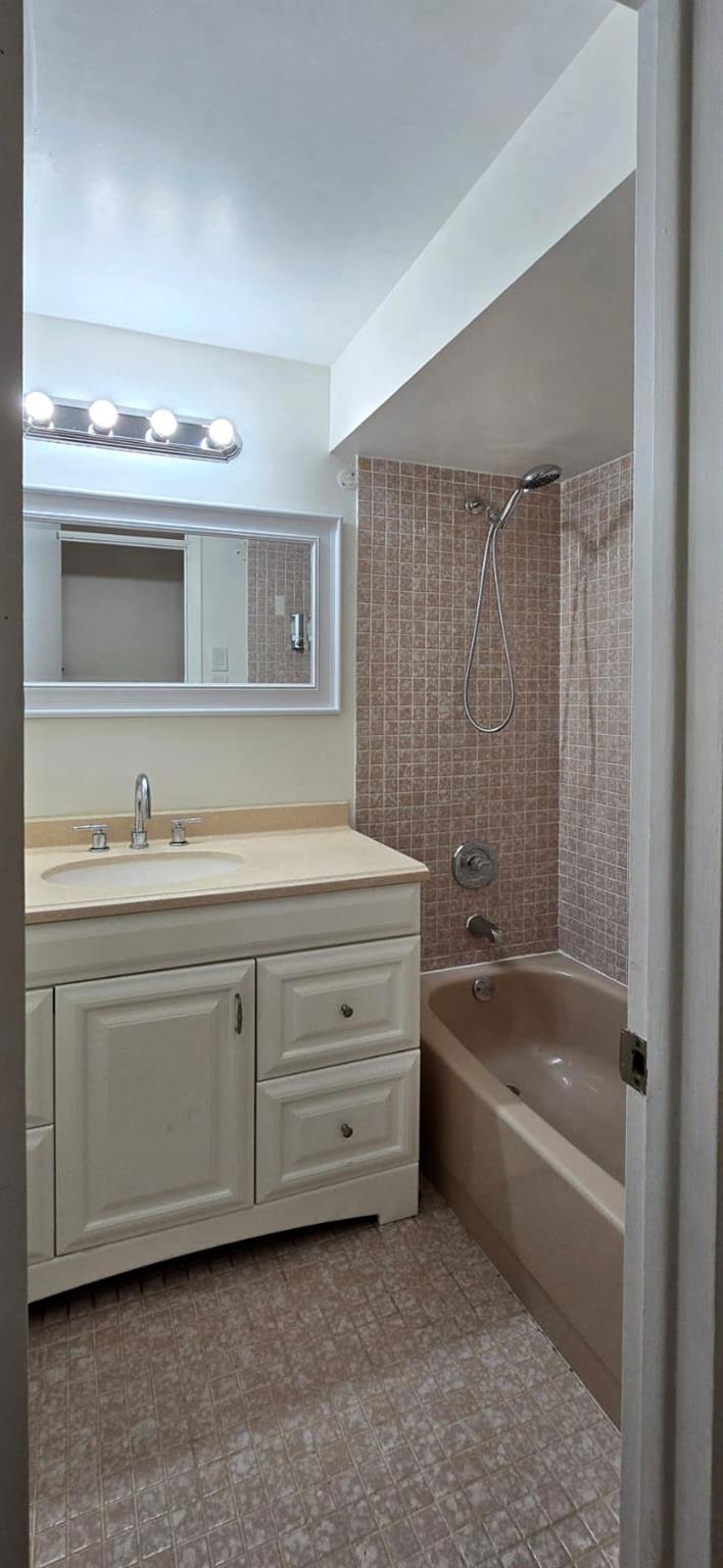 GUARDIAN ESTATES 81-41 B - Residential Lease