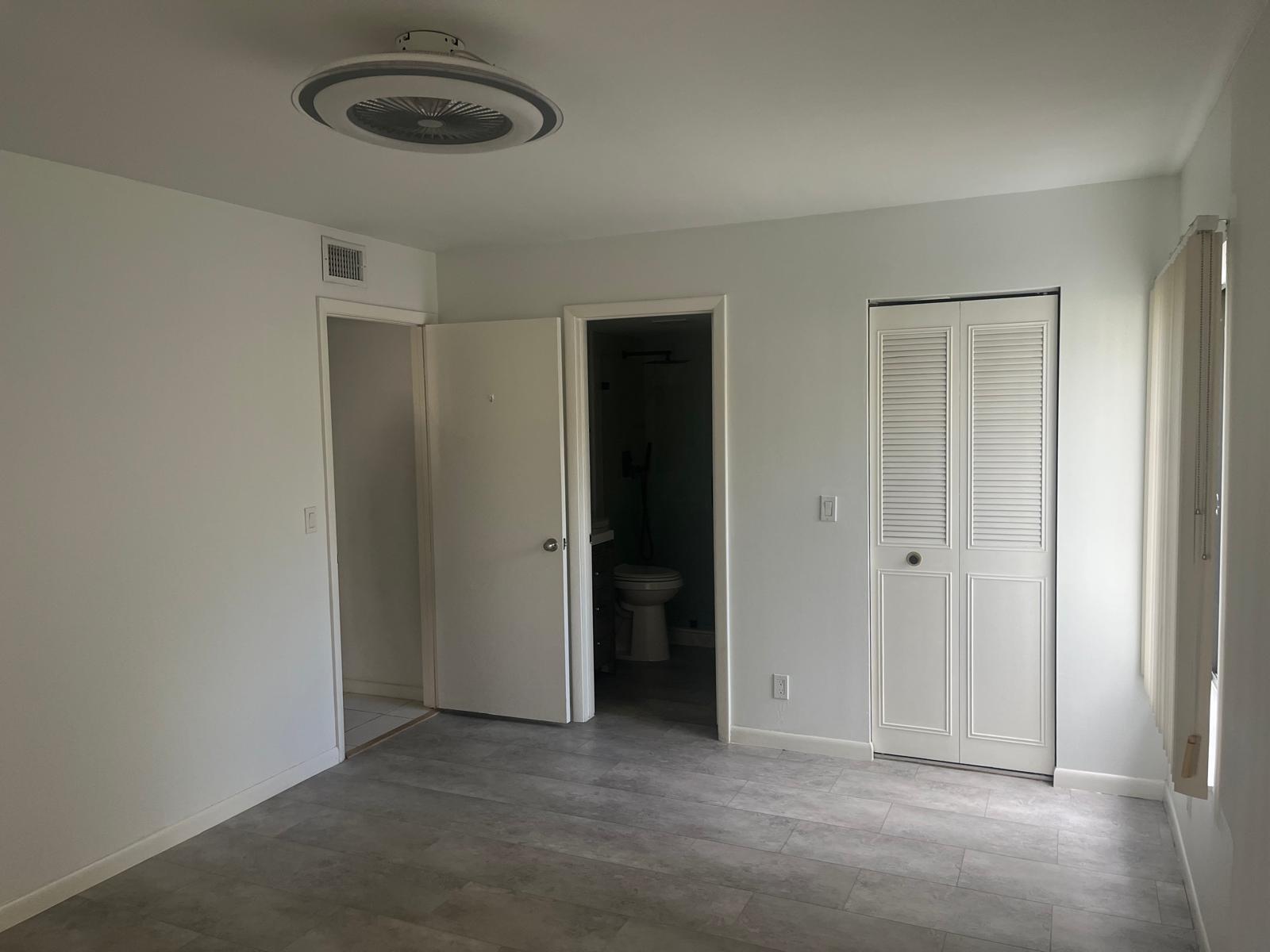 CHARTER CLUB OF PALM BEAC - Residential