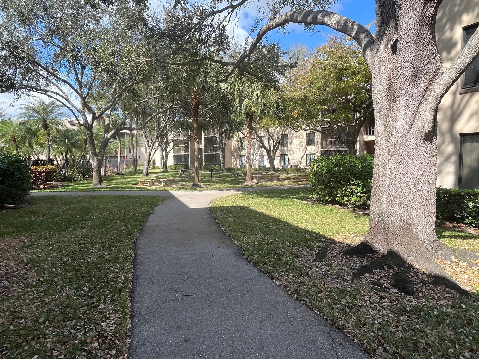CHARTER CLUB OF PALM BEAC - Residential