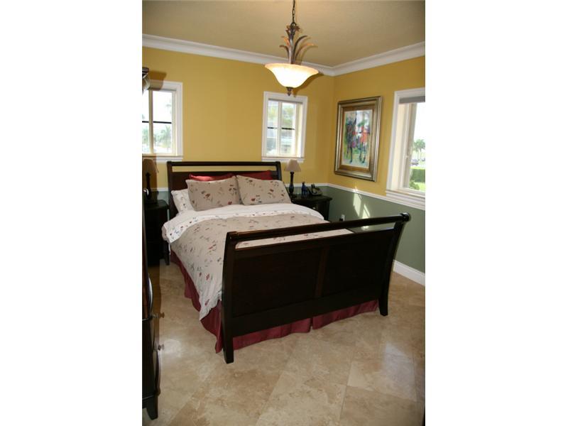 TWIN LAKE SHORES WEST - Residential