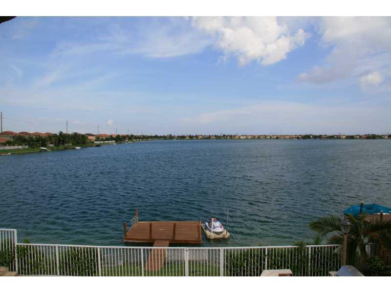 TWIN LAKE SHORES WEST - Residential