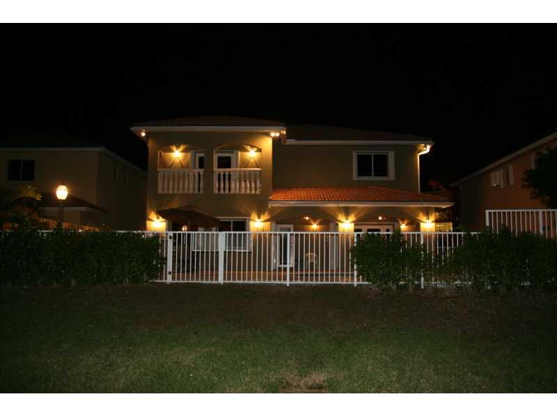 TWIN LAKE SHORES WEST - Residential