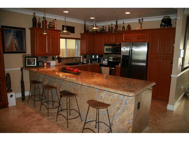 TWIN LAKE SHORES WEST - Residential